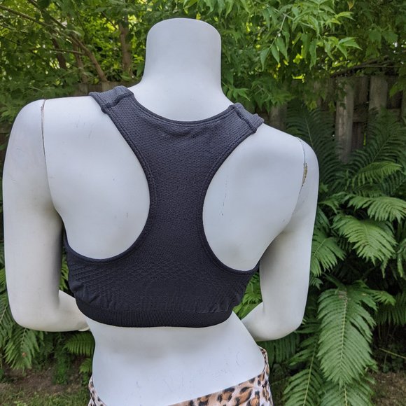 Best Form Crop Athletic top - Picture 2 of 2